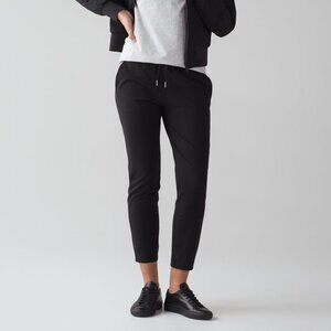 Like New! Lululemon On The Fly Pant *Woven 28" Black  - Size 4